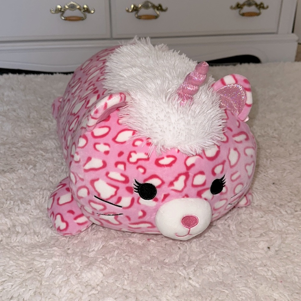 Squishmallow Laying Hug Mees “Wen” The Pink Cheetah-Corn 🩷🦄
